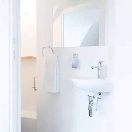 De Luxe, Opera-louvre Apartment Paris
